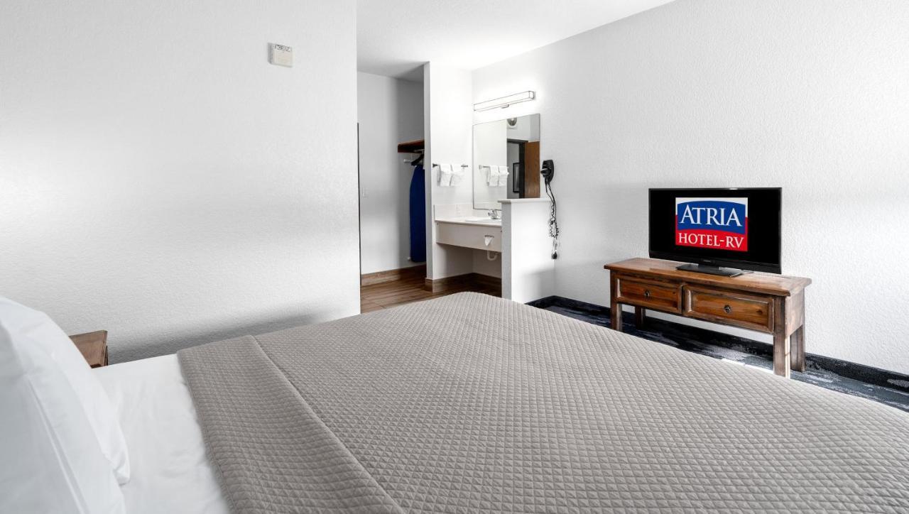 Atria Hotel And Rv Mcgregor Exterior photo