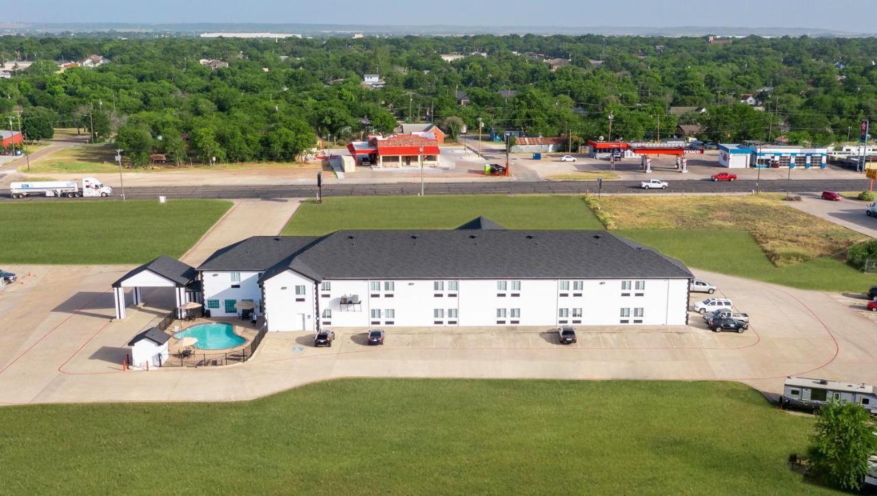 Atria Hotel And Rv Mcgregor Exterior photo