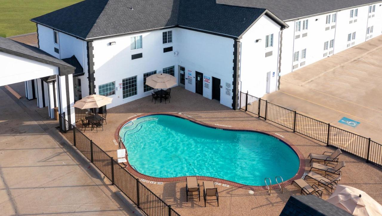 Atria Hotel And Rv Mcgregor Exterior photo