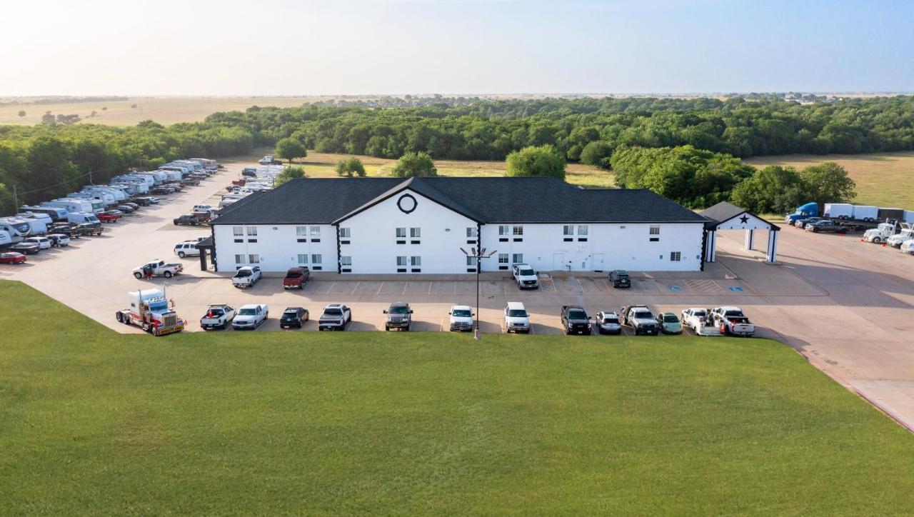 Atria Hotel And Rv Mcgregor Exterior photo