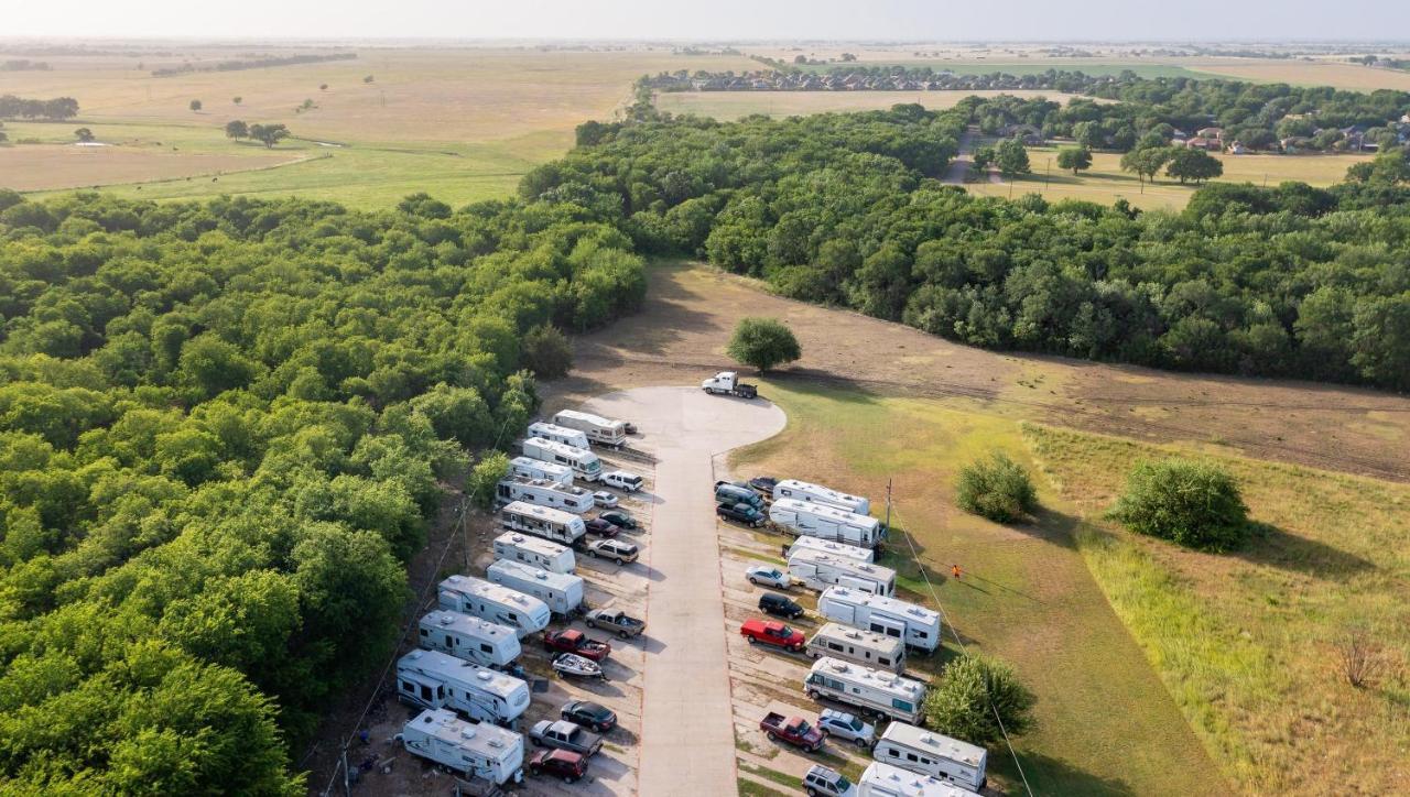 Atria Hotel And Rv Mcgregor Exterior photo