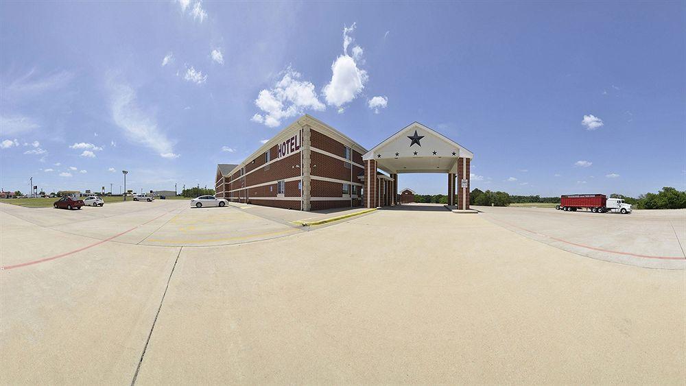 Atria Hotel And Rv Mcgregor Exterior photo