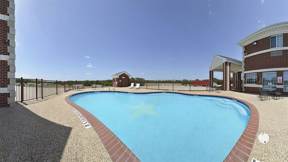 Atria Hotel And Rv Mcgregor Exterior photo